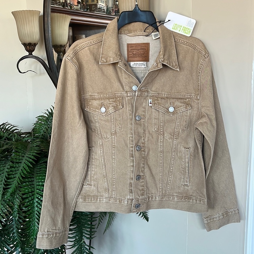 Brand New Levi's Fresh Produce Sustainable Dyes Cherry Neutral Jean Jacket
